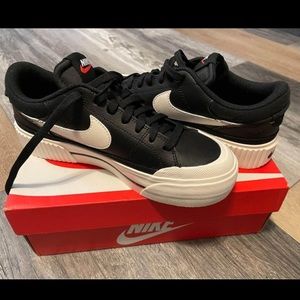 Womens Nike Court Legacy Lift Sz 7